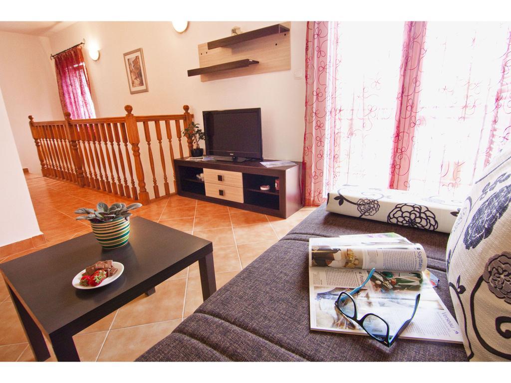 Apartments Cambi คาชเตลา ห้อง รูปภาพ